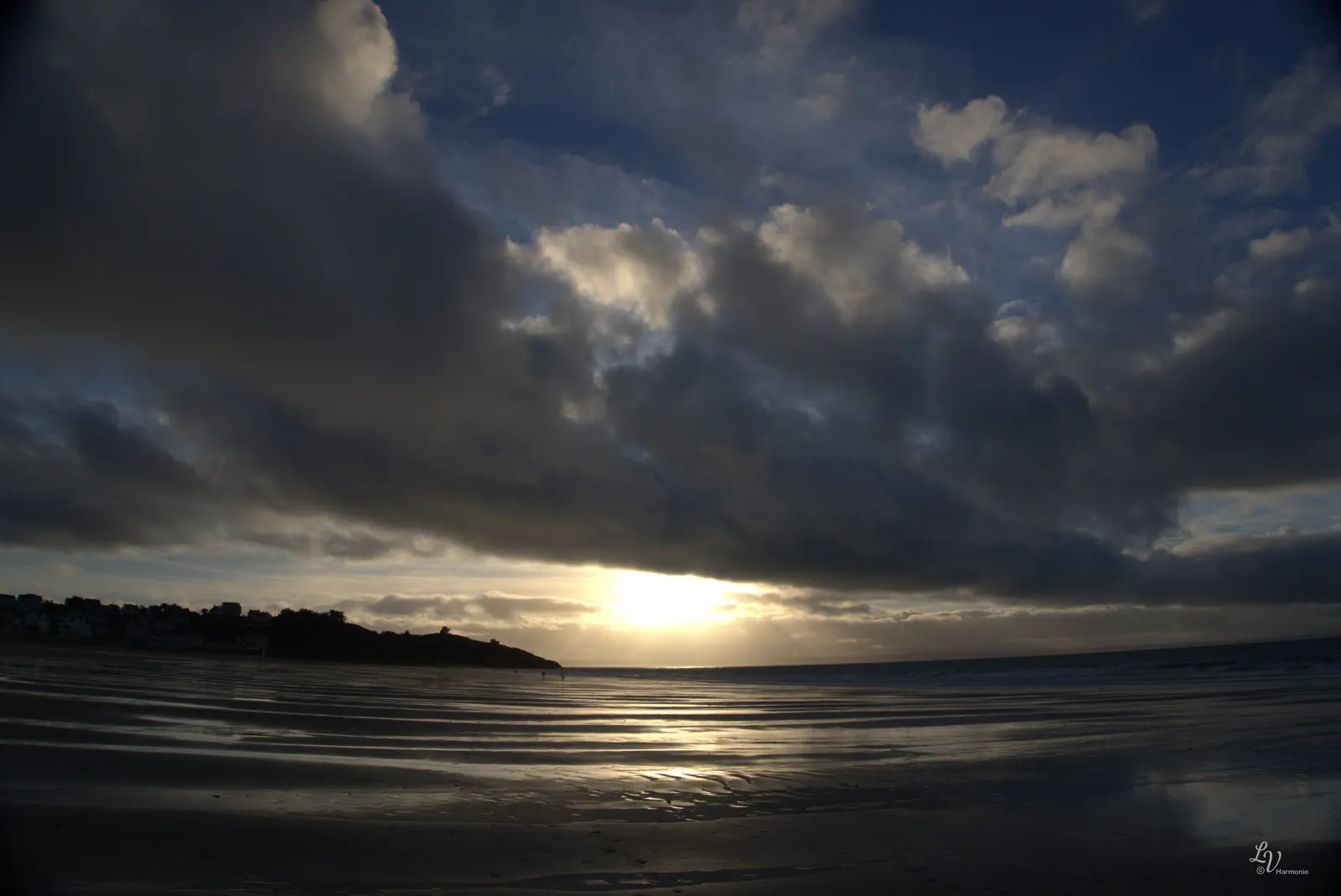 Reflets entre ciel et mer